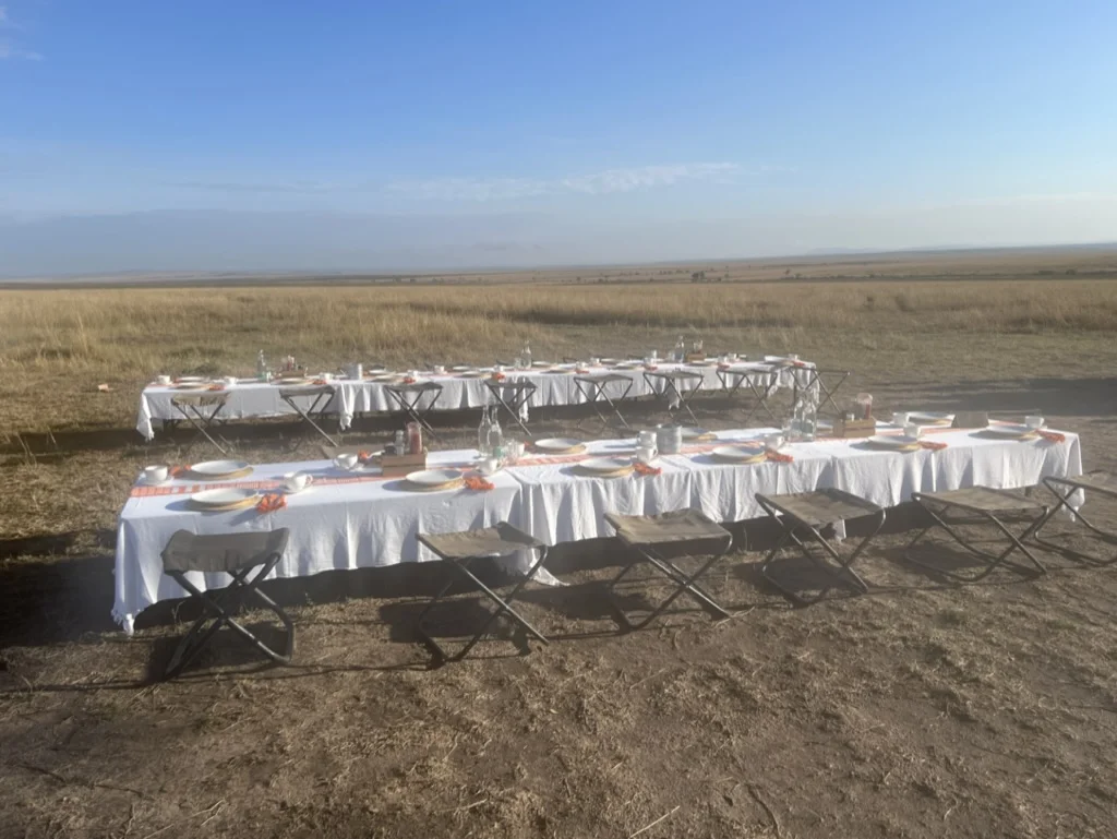 Champagne-ontbijt na de Ballonvaart over de Masai Mara Kenia
